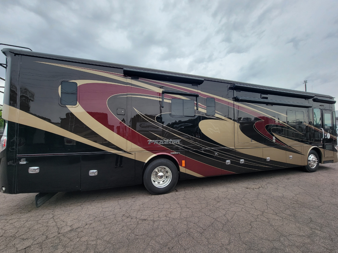 Tiffin Motorhomes Phaeton  2016