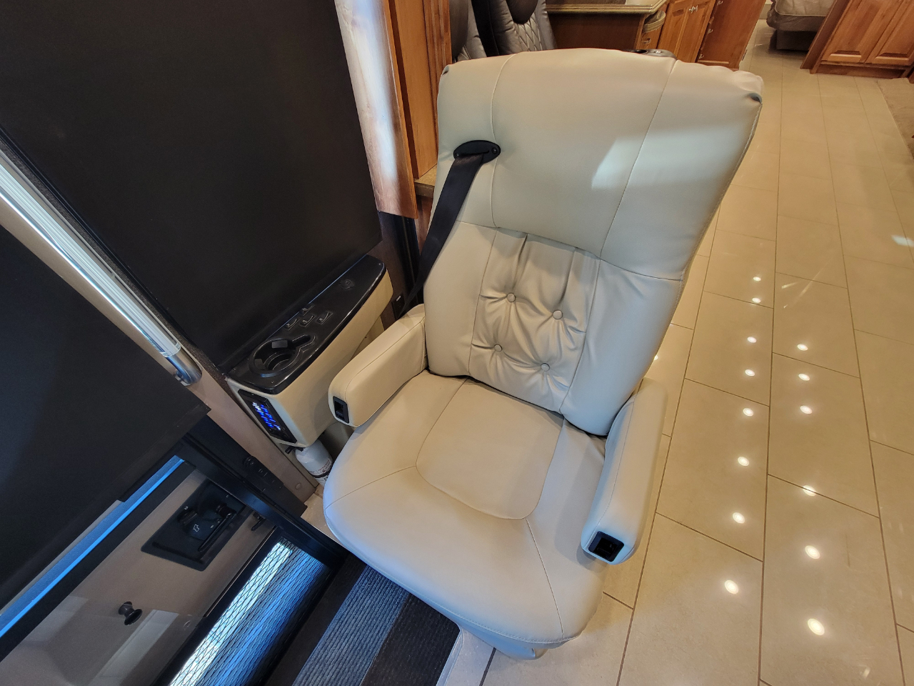 Tiffin Motorhomes Phaeton  2016