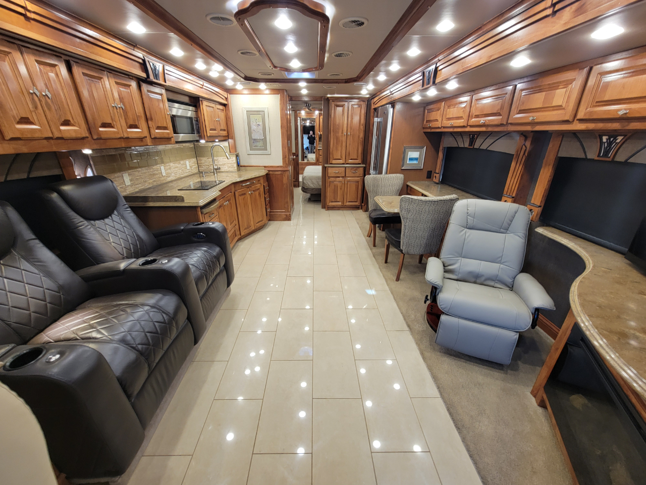 Tiffin Motorhomes Phaeton  2016