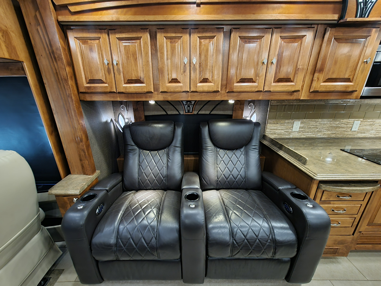 Tiffin Motorhomes Phaeton  2016