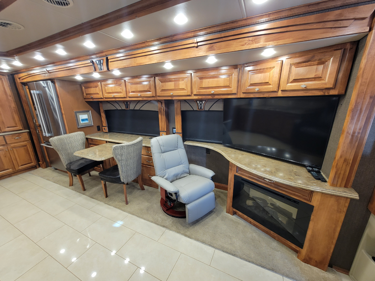 Tiffin Motorhomes Phaeton  2016