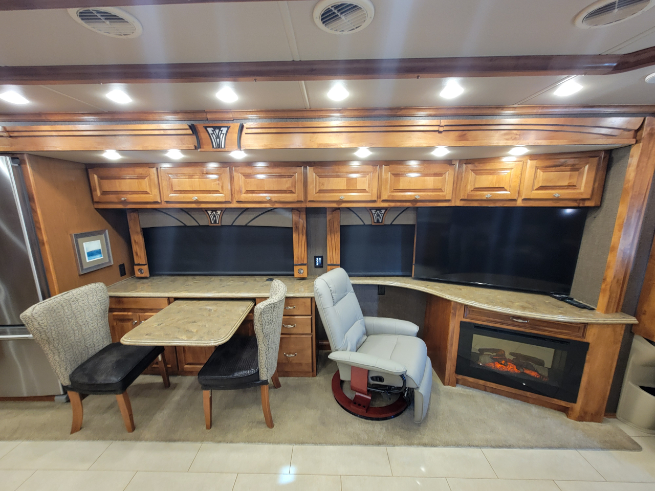 Tiffin Motorhomes Phaeton  2016