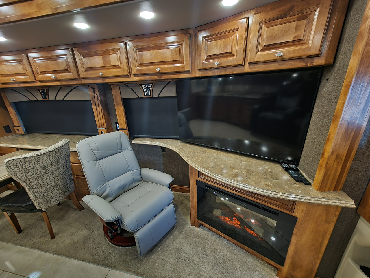 Tiffin Motorhomes Phaeton  2016