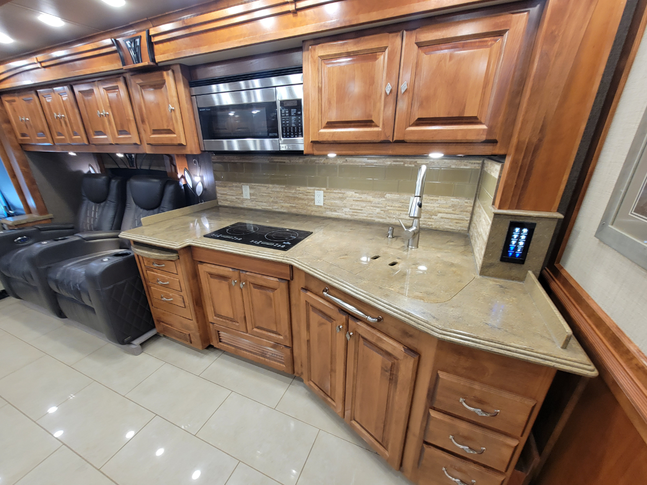 Tiffin Motorhomes Phaeton  2016