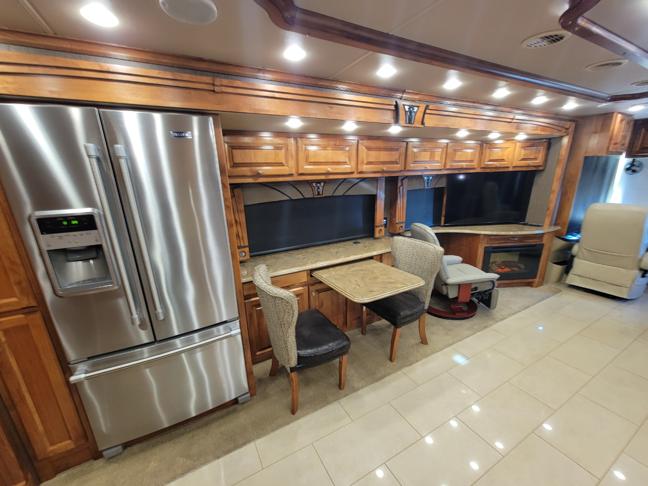 Tiffin Motorhomes Phaeton  2016