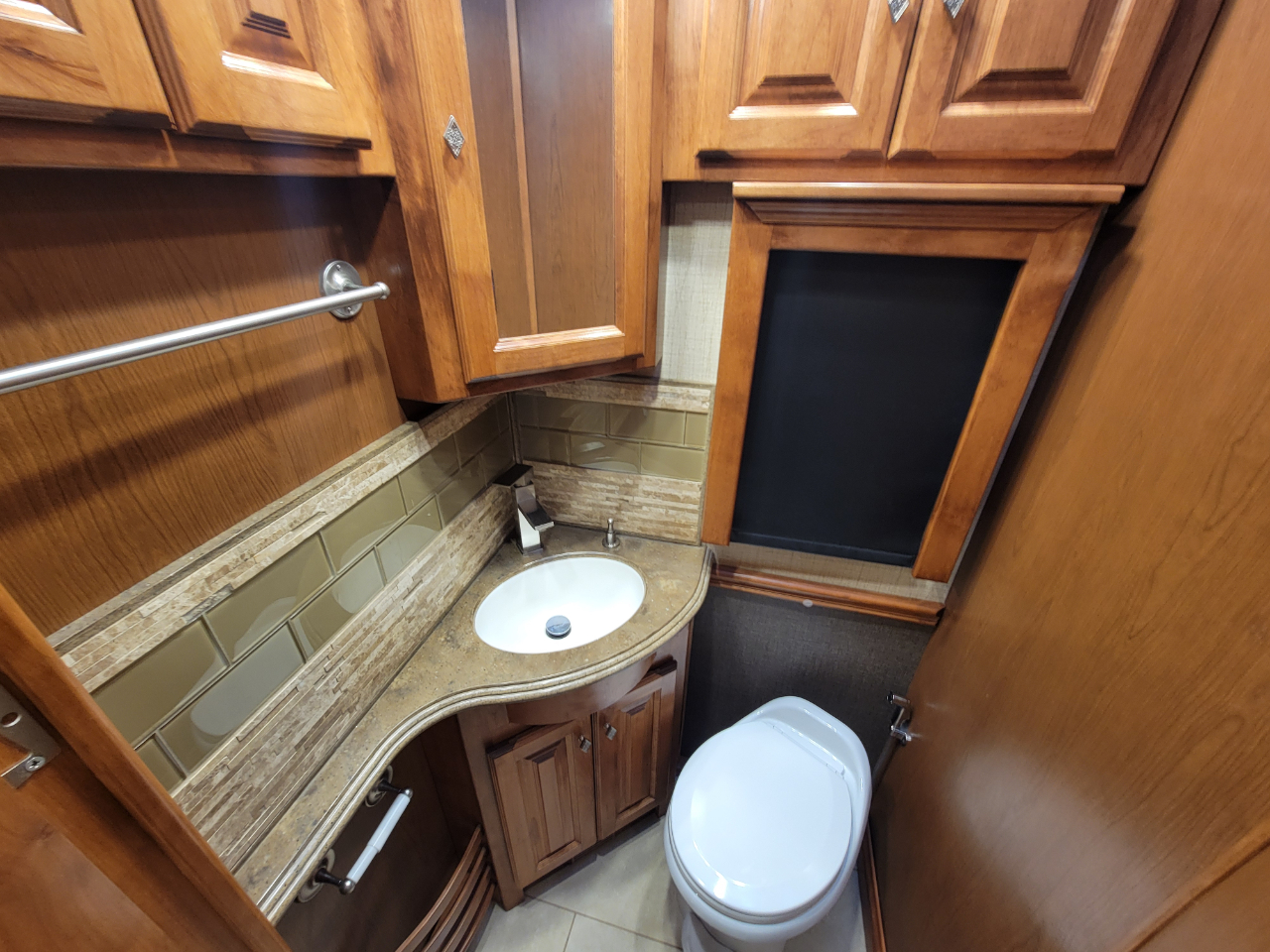 Tiffin Motorhomes Phaeton  2016