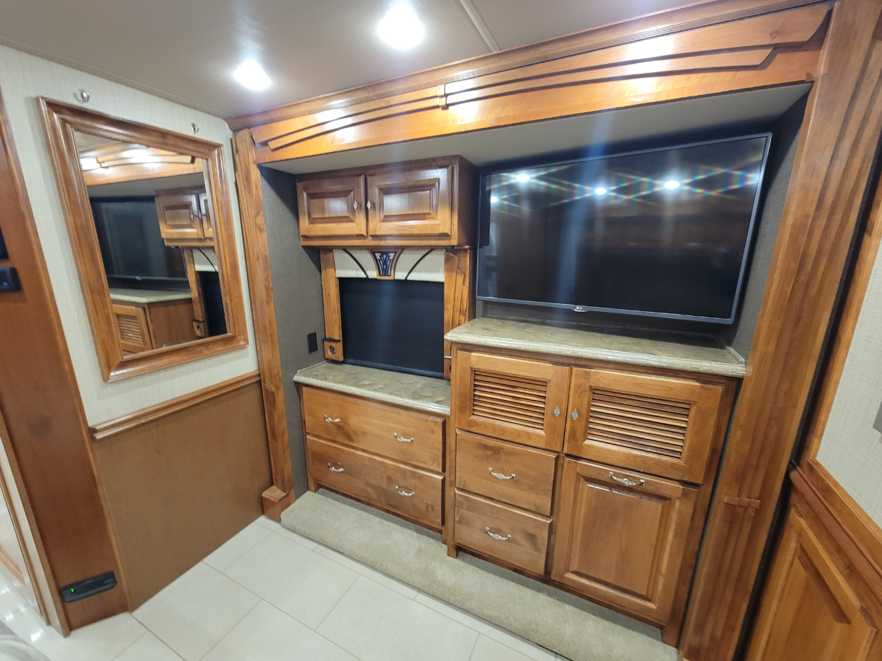 Tiffin Motorhomes Phaeton  2016