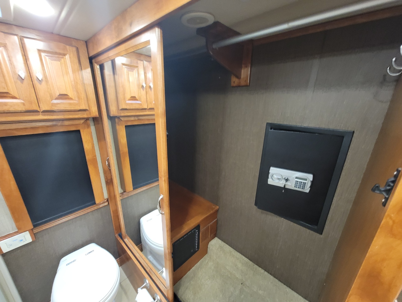 Tiffin Motorhomes Phaeton  2016