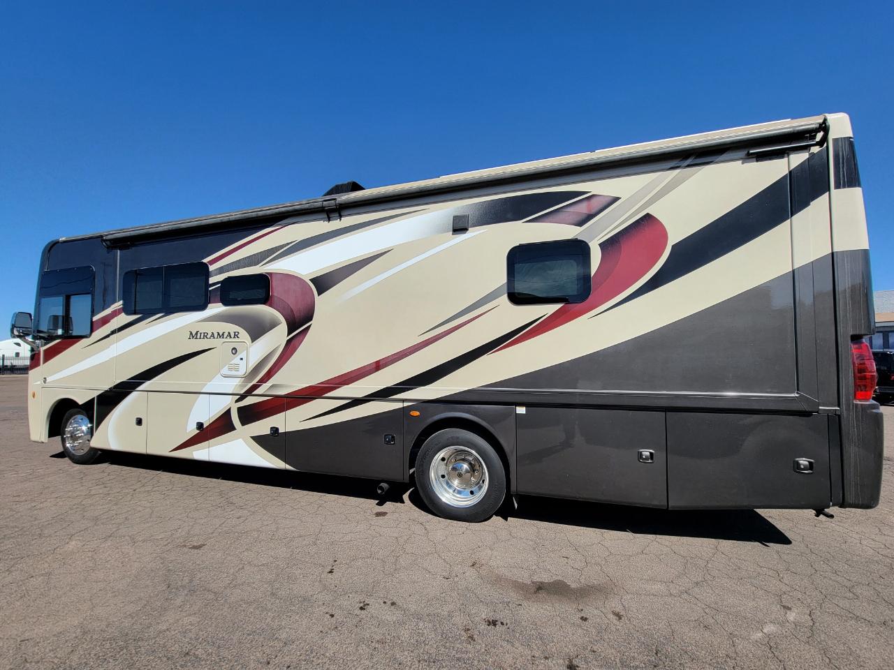 Thor Motor Coach Miramar  2020