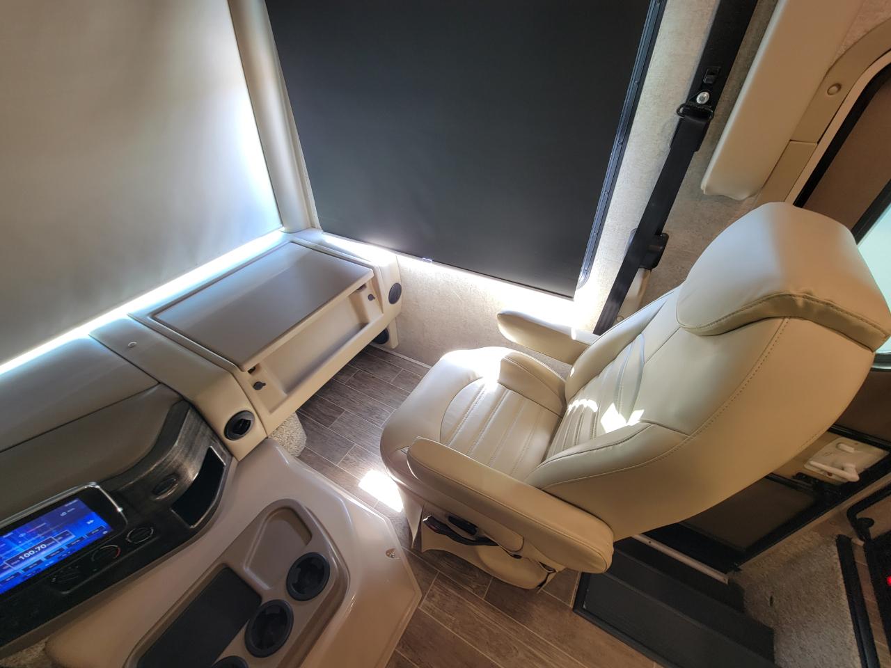 Thor Motor Coach Miramar  2020