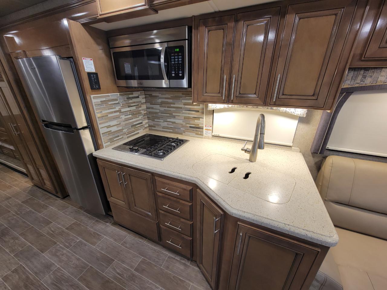 Thor Motor Coach Miramar  2020