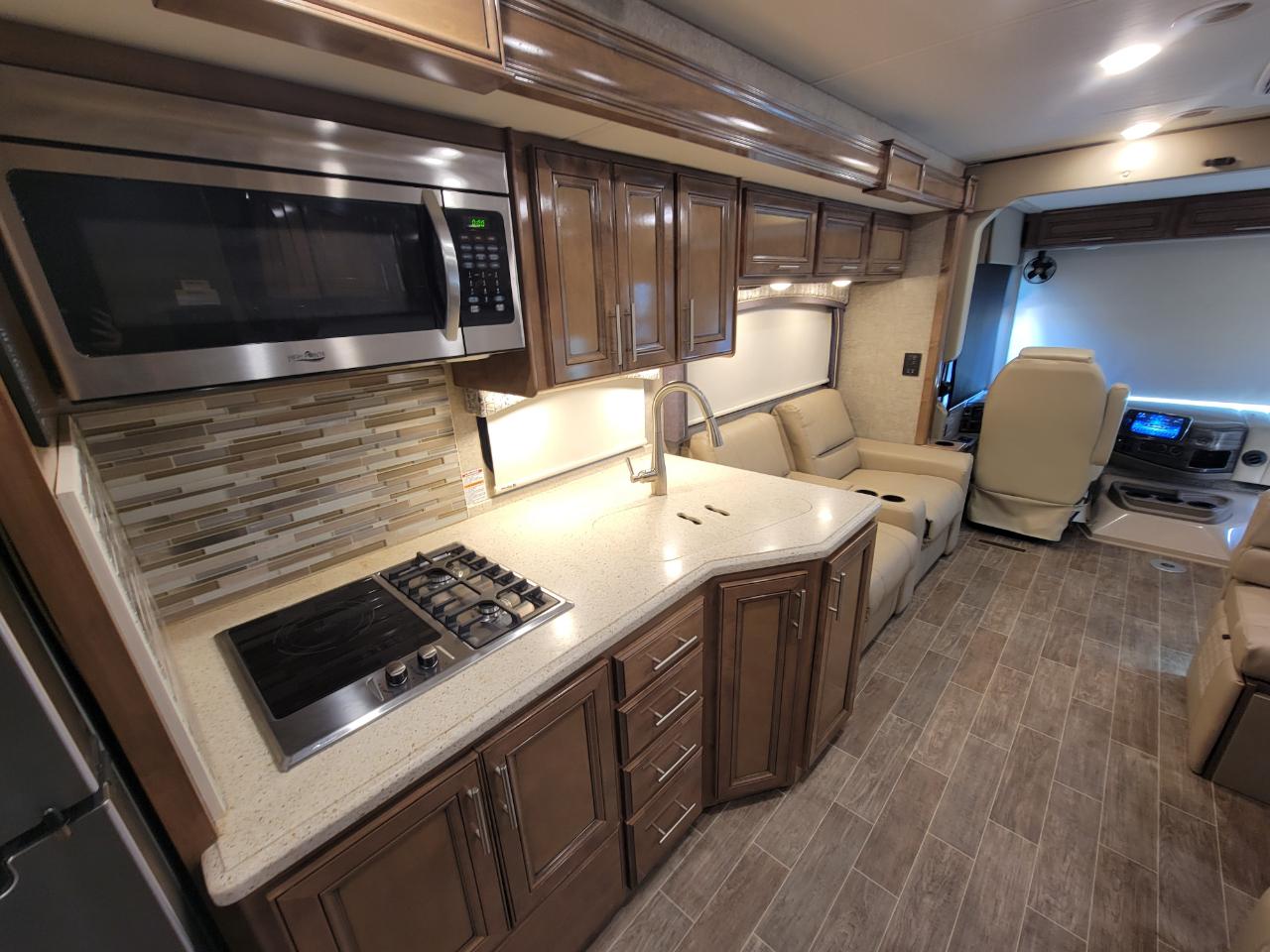 Thor Motor Coach Miramar  2020