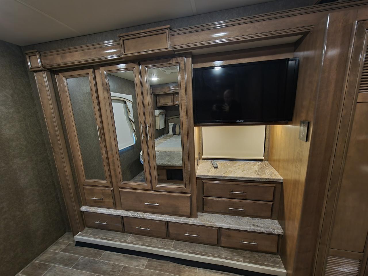 Thor Motor Coach Miramar  2020