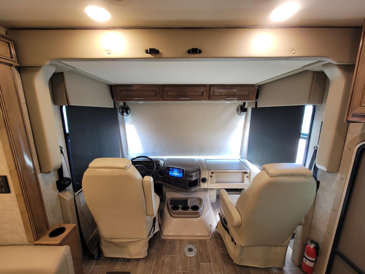 Thor Motor Coach Miramar  2020