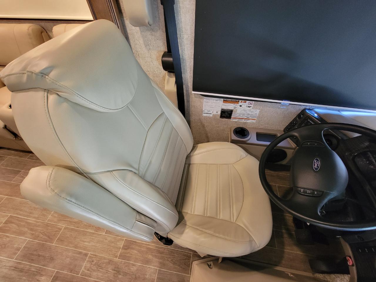 Thor Motor Coach Miramar  2020