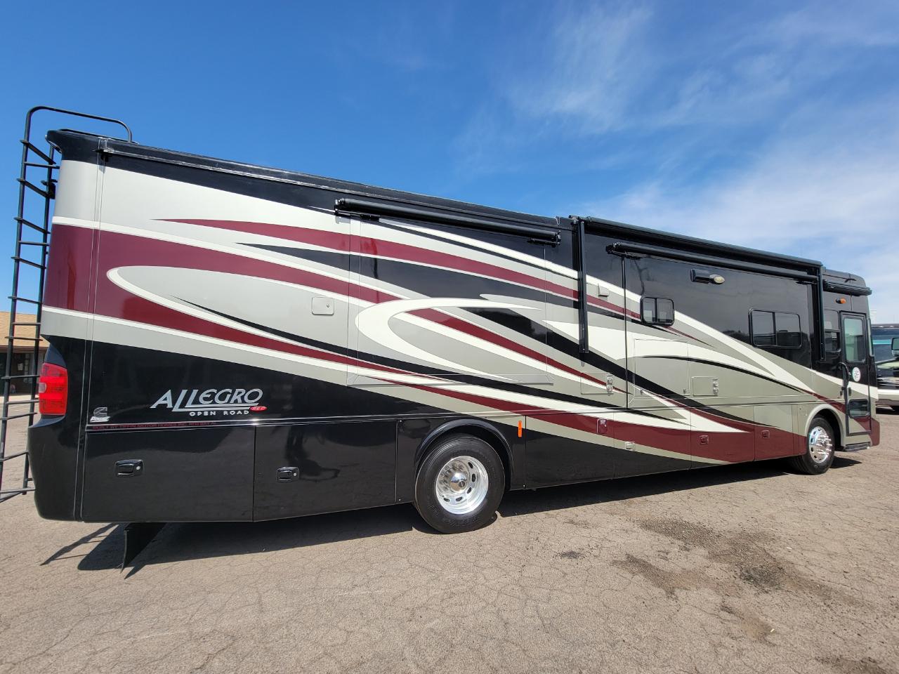 Tiffin Motorhomes Allegro  2013