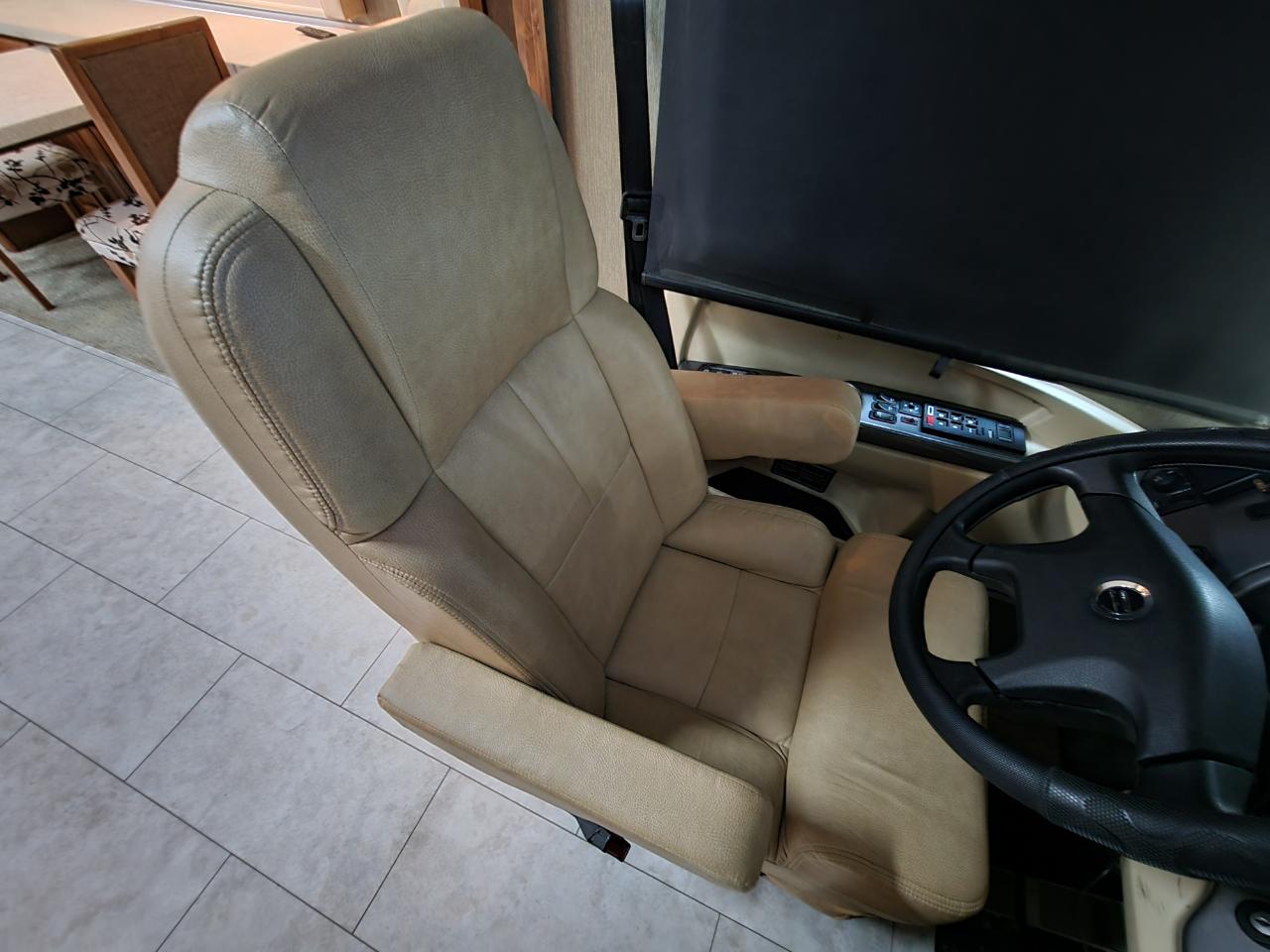 Tiffin Motorhomes Allegro  2013
