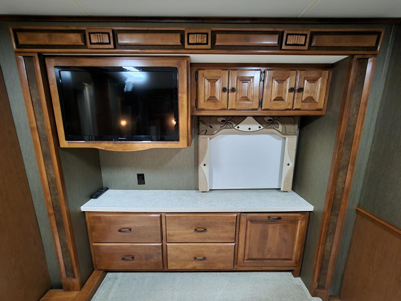 Tiffin Motorhomes Allegro  2013