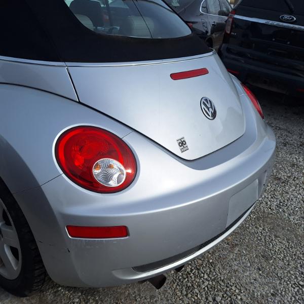 Volkswagen New Beetle 2.5L Convertible 2007