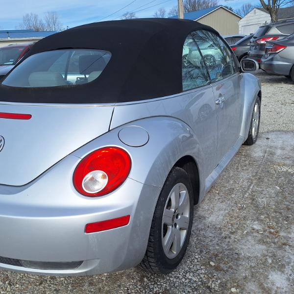 Volkswagen New Beetle 2.5L Convertible 2007
