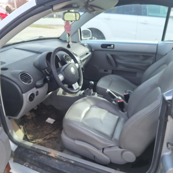 Volkswagen New Beetle 2.5L Convertible 2007