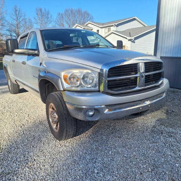 Dodge Ram 1500 Laramie Mega Cab 4WD 2008