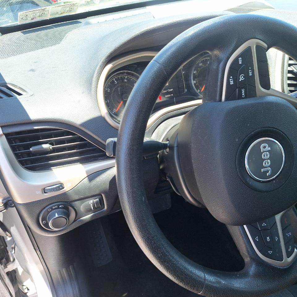 Jeep Cherokee Sport 4WD 2015