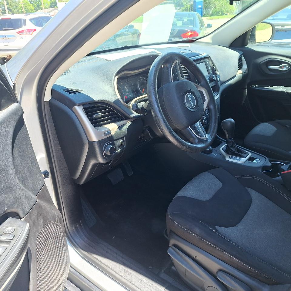 Jeep Cherokee Sport 4WD 2015