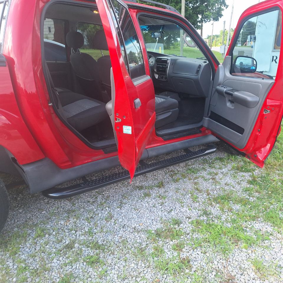 Ford Explorer Sport Trac XLT 2WD 2005
