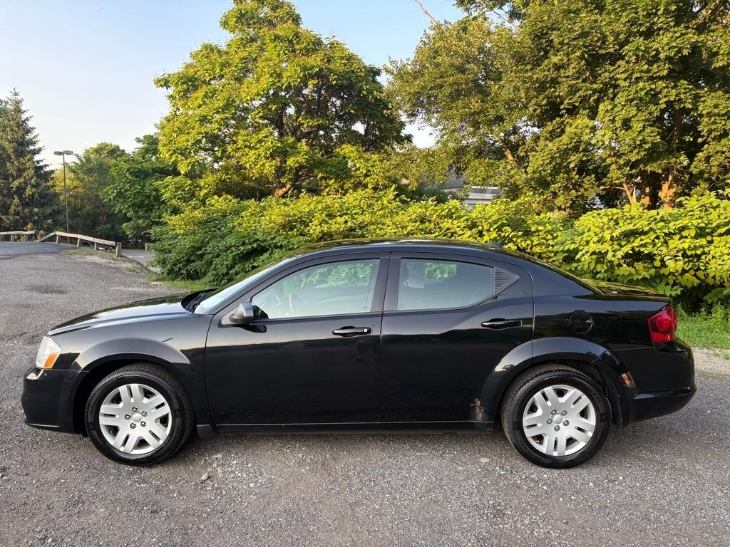 2014 Dodge Avenger SE - Photo 2