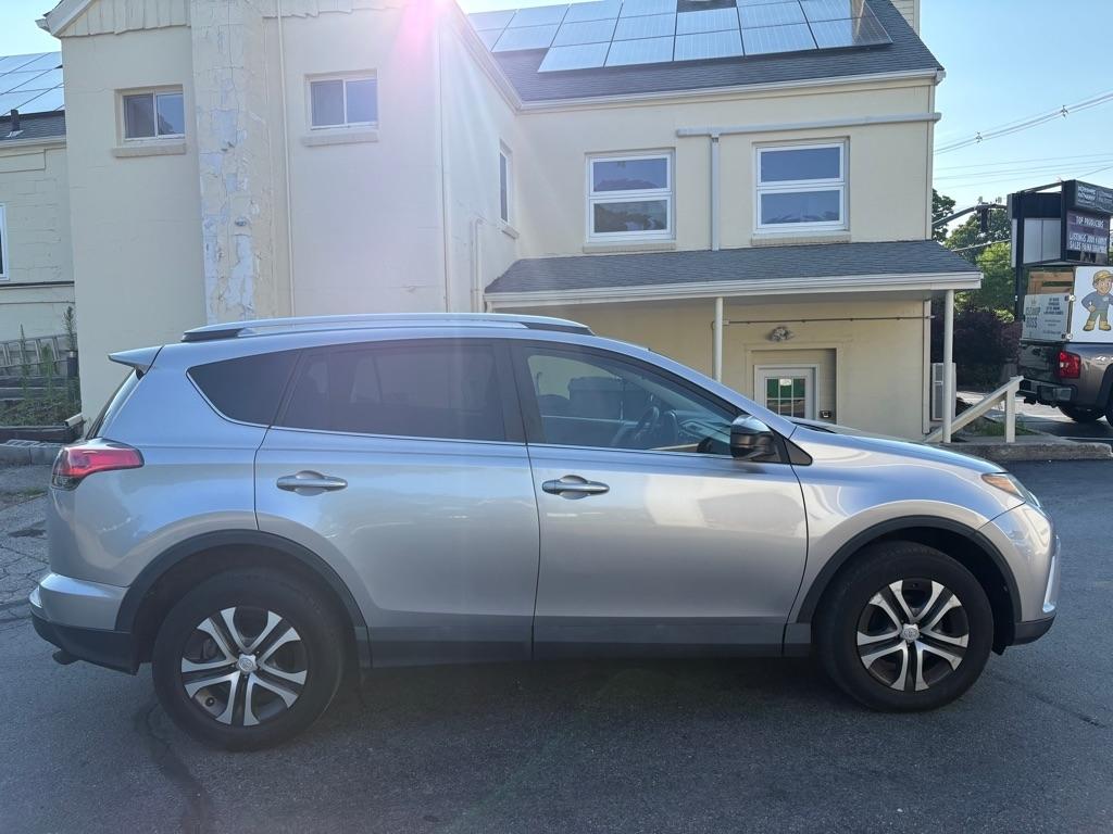 Toyota RAV4 AWD 4dr LE (Natl) 2016