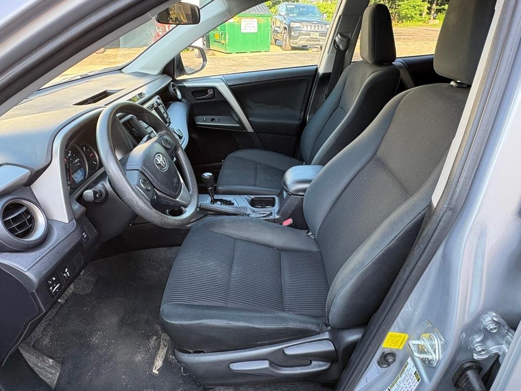 Toyota RAV4 AWD 4dr LE (Natl) 2016