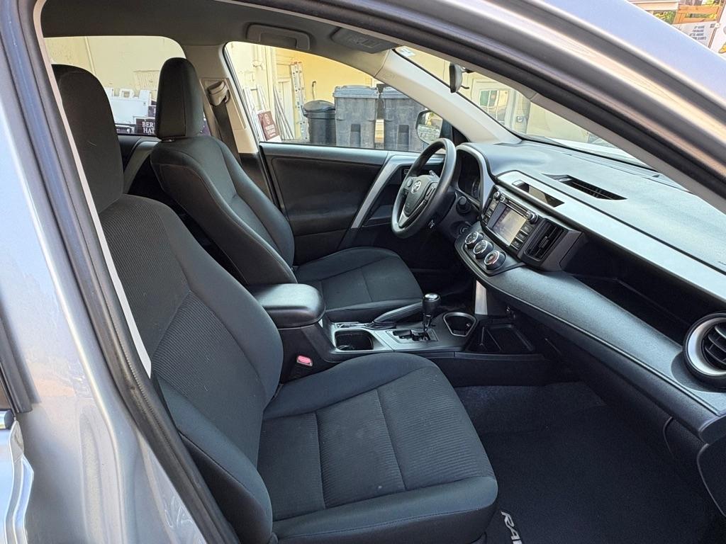 Toyota RAV4 AWD 4dr LE (Natl) 2016