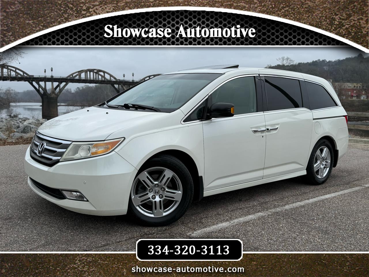 2012 Honda Odyssey Touring's photo