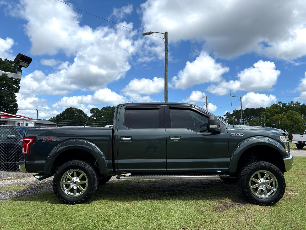 Ford F-150 4WD SuperCrew 139" XLT 2015