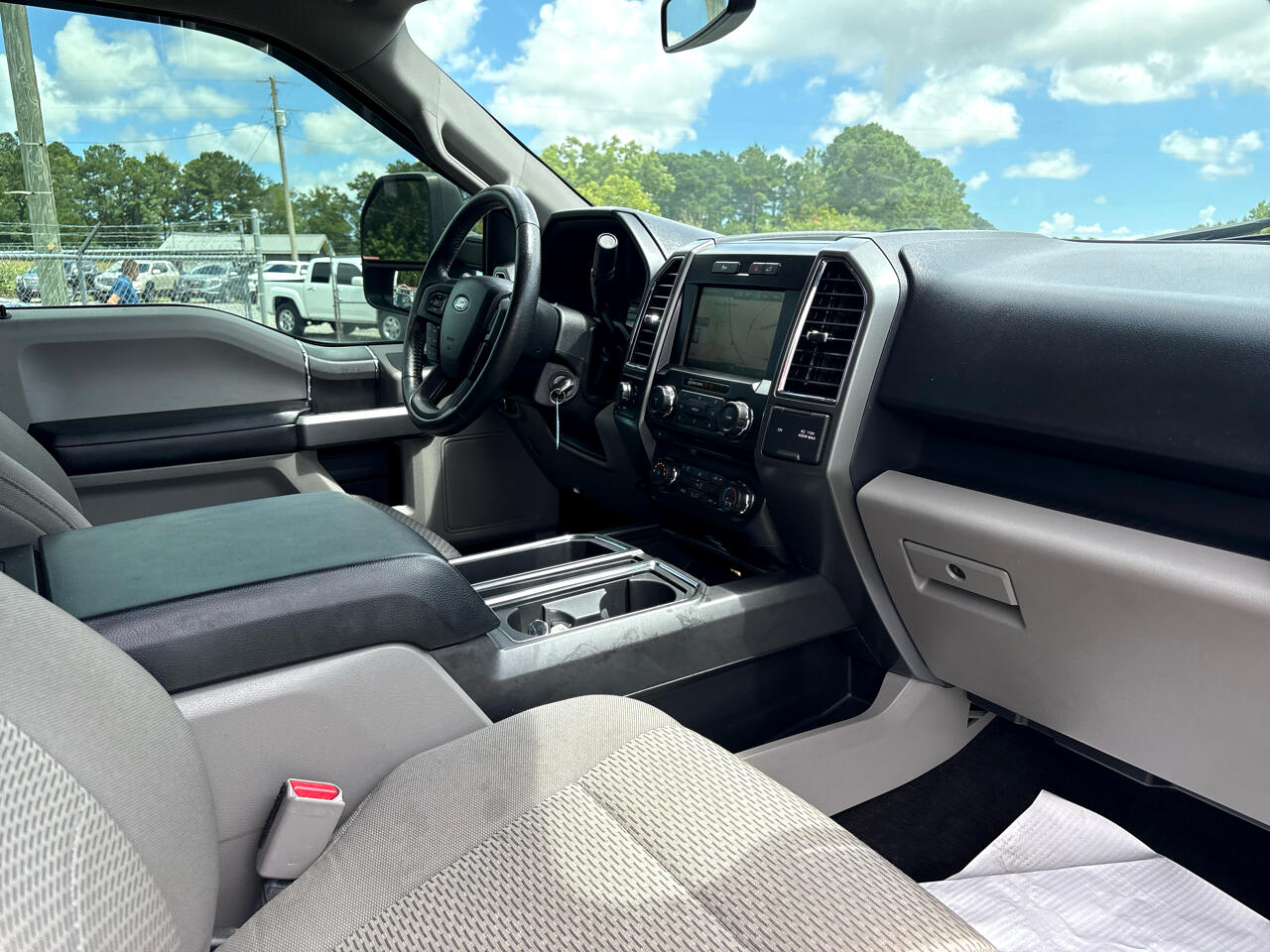 Ford F-150 4WD SuperCrew 139" XLT 2015