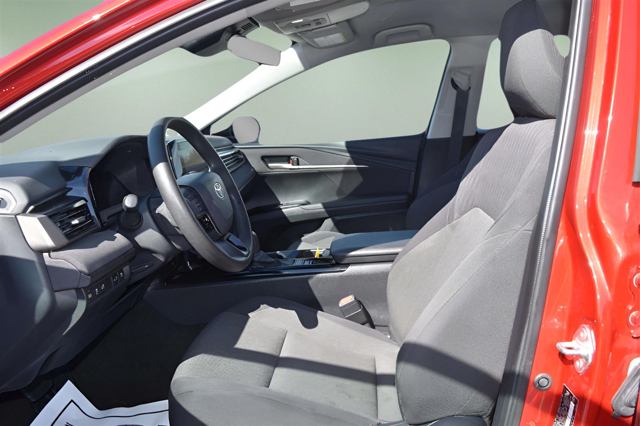 Toyota Camry Hybrid XLE 2025 Toyota Camry Hybrid XLE 2025