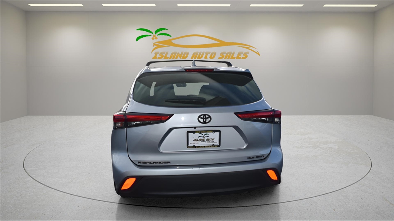 Toyota Highlander XLE AWD V6 2020