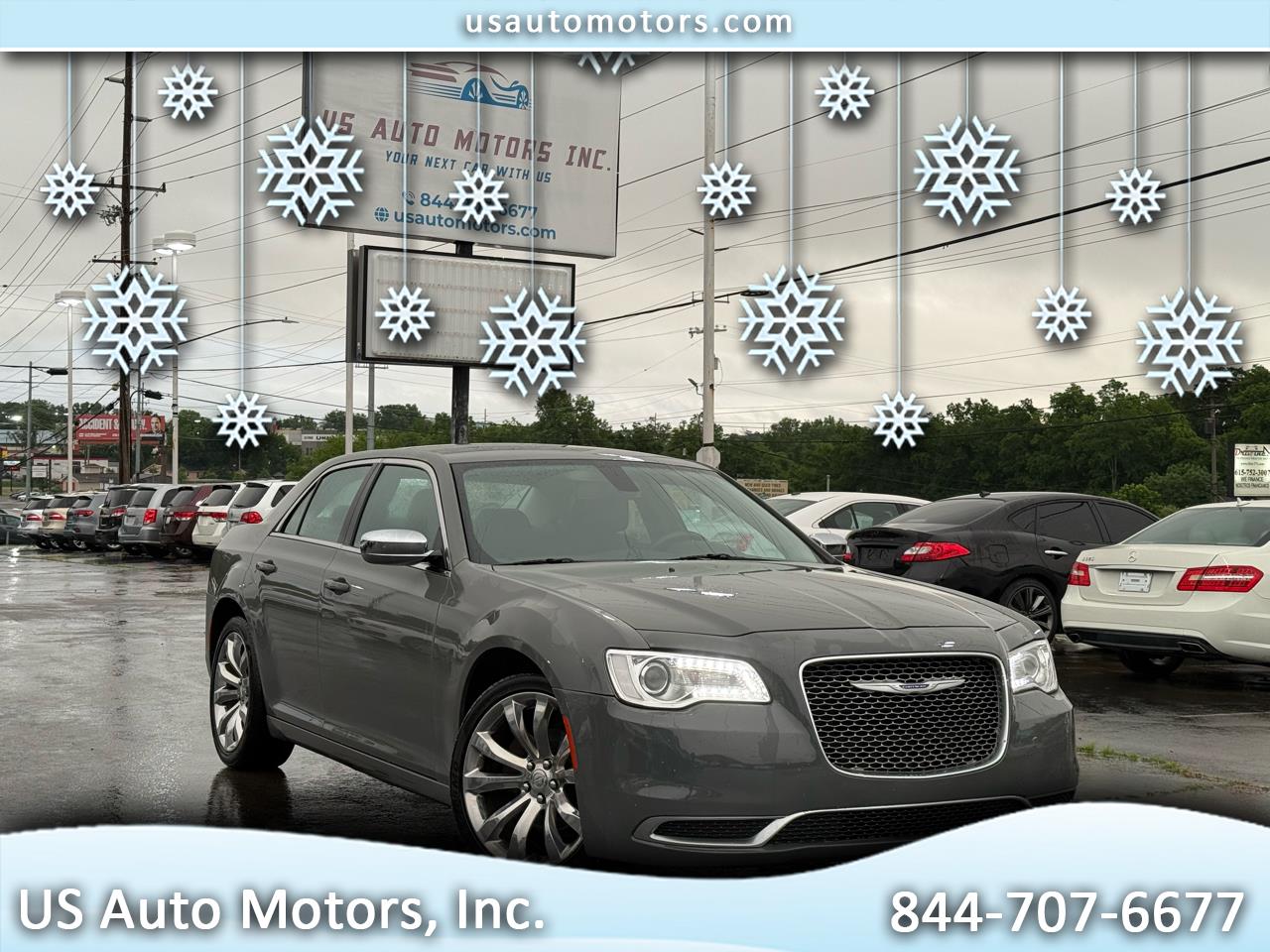 2018 Chrysler 300 Touring's photo