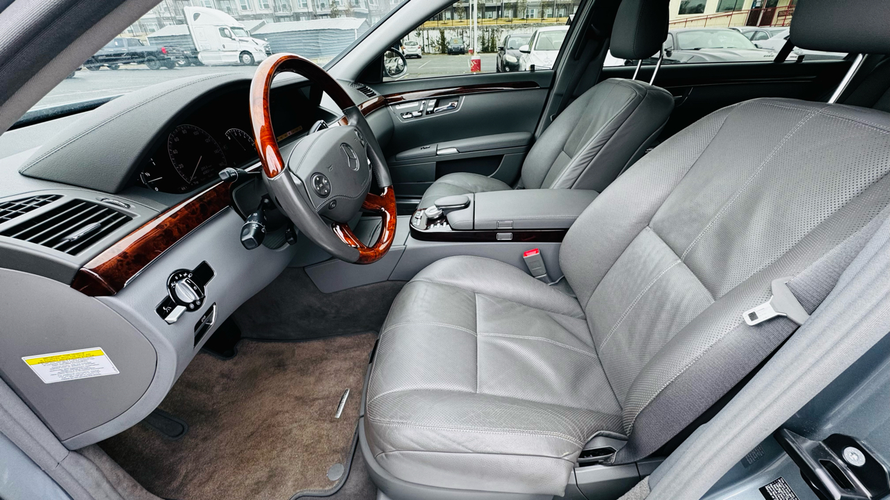 Mercedes-Benz S-Class S550 2008