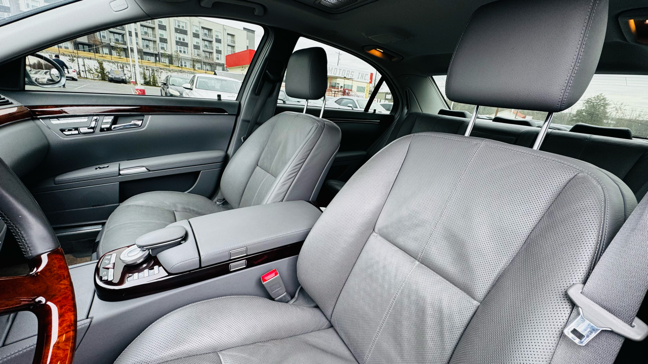 Mercedes-Benz S-Class S550 2008