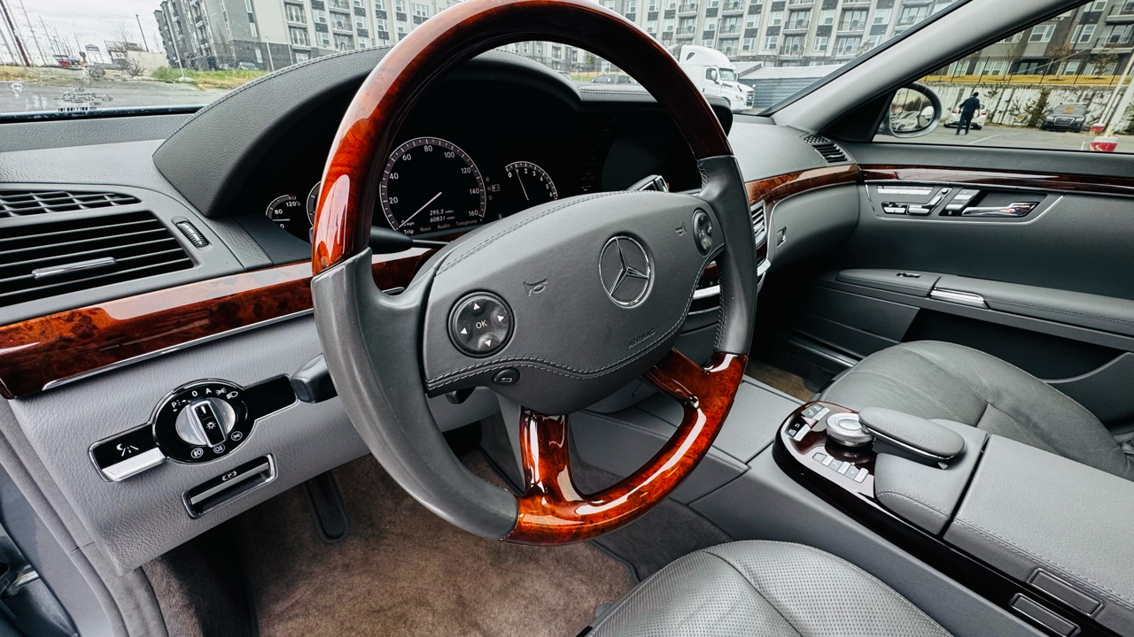 Mercedes-Benz S-Class S550 2008