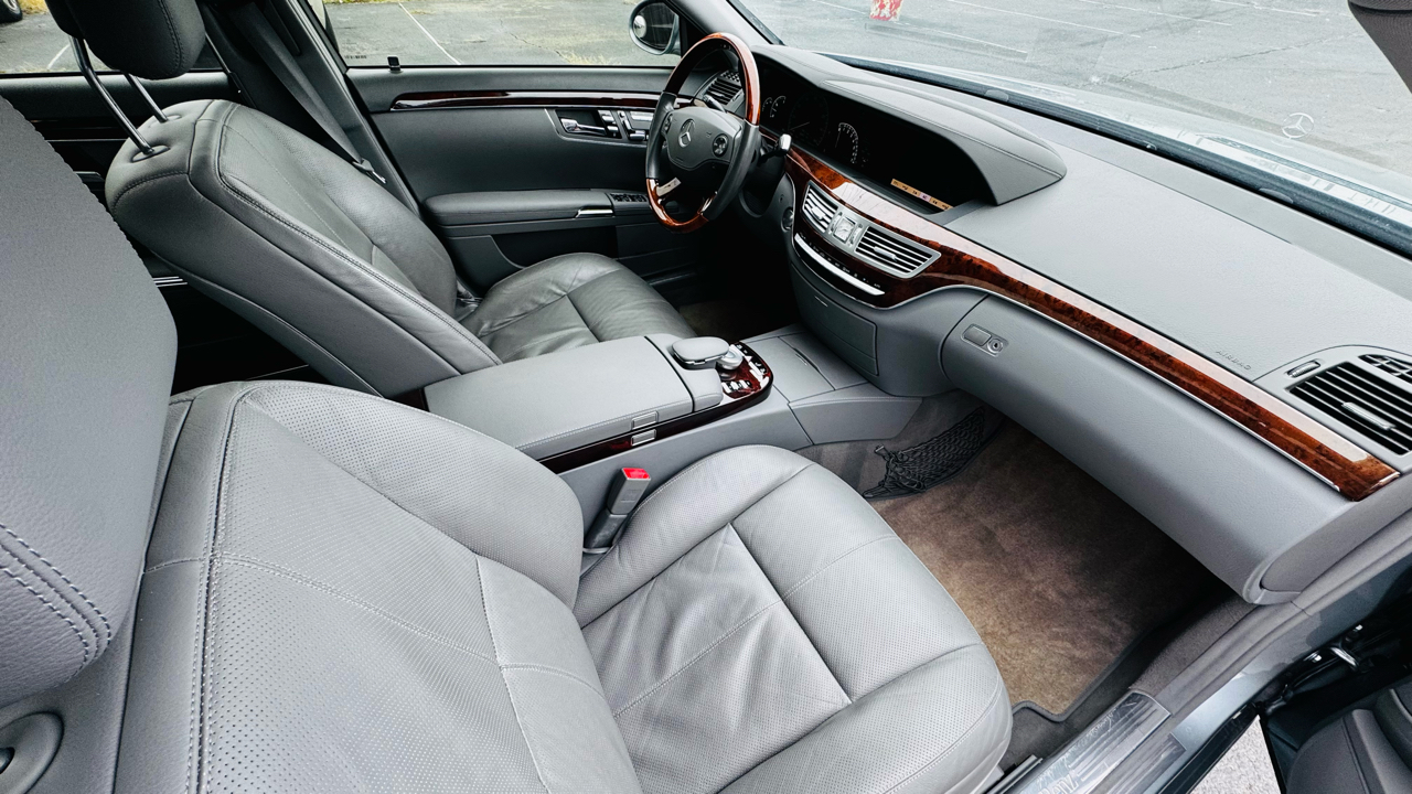 Mercedes-Benz S-Class S550 2008