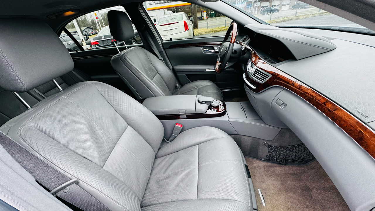 Mercedes-Benz S-Class S550 2008