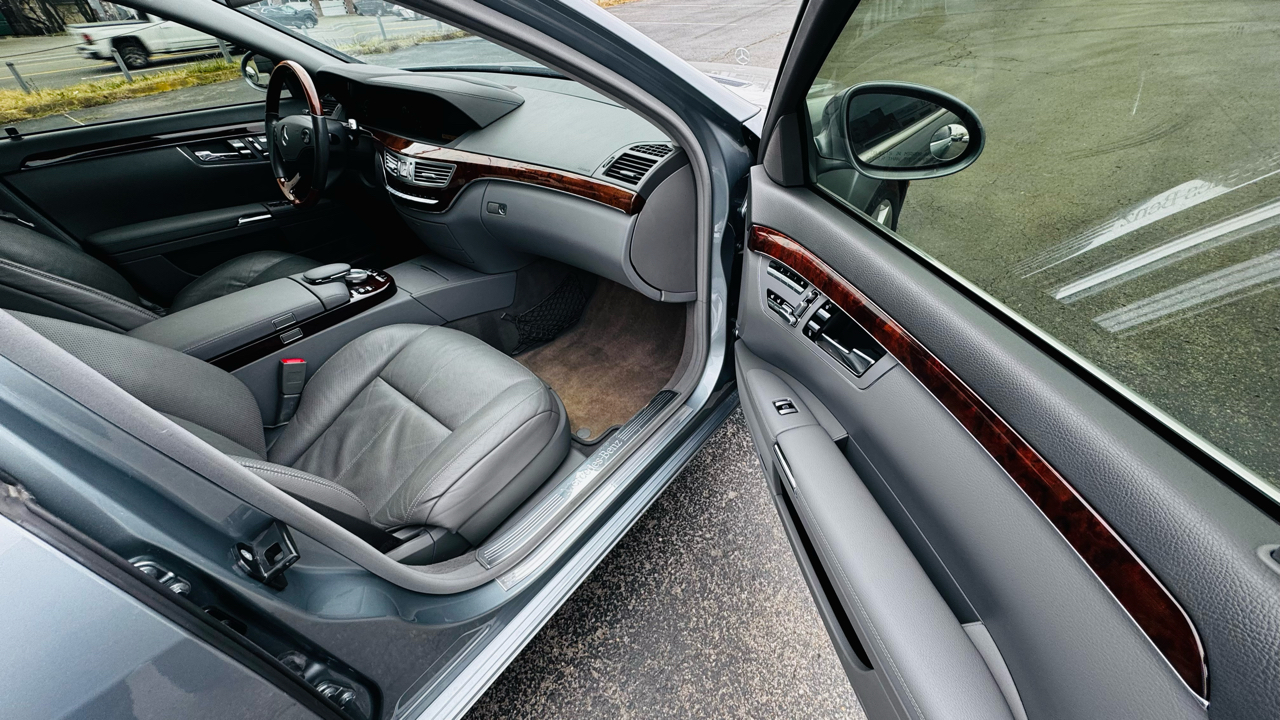 Mercedes-Benz S-Class S550 2008