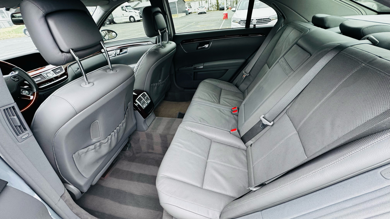 Mercedes-Benz S-Class S550 2008