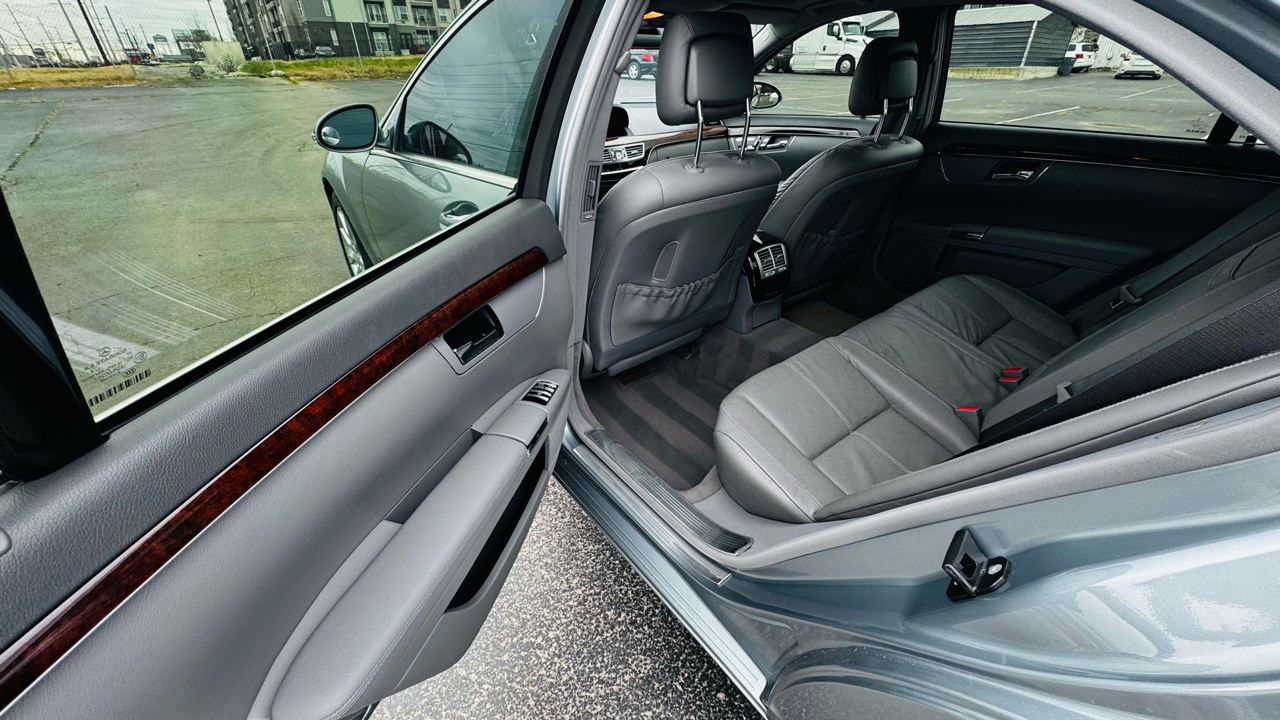 Mercedes-Benz S-Class S550 2008
