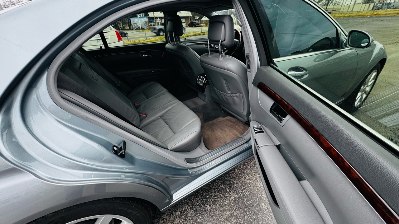 Mercedes-Benz S-Class S550 2008