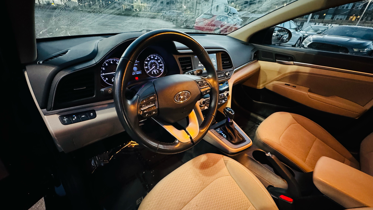 Hyundai Elantra Limited 2019