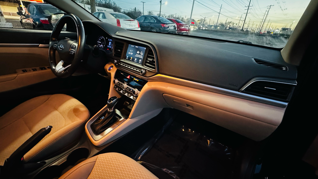 Hyundai Elantra Limited 2019